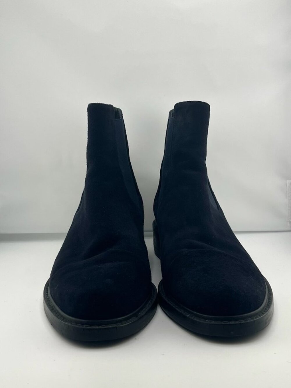 EUC Stuart Weitzman Henley Chelsea Boots — Navy Suede